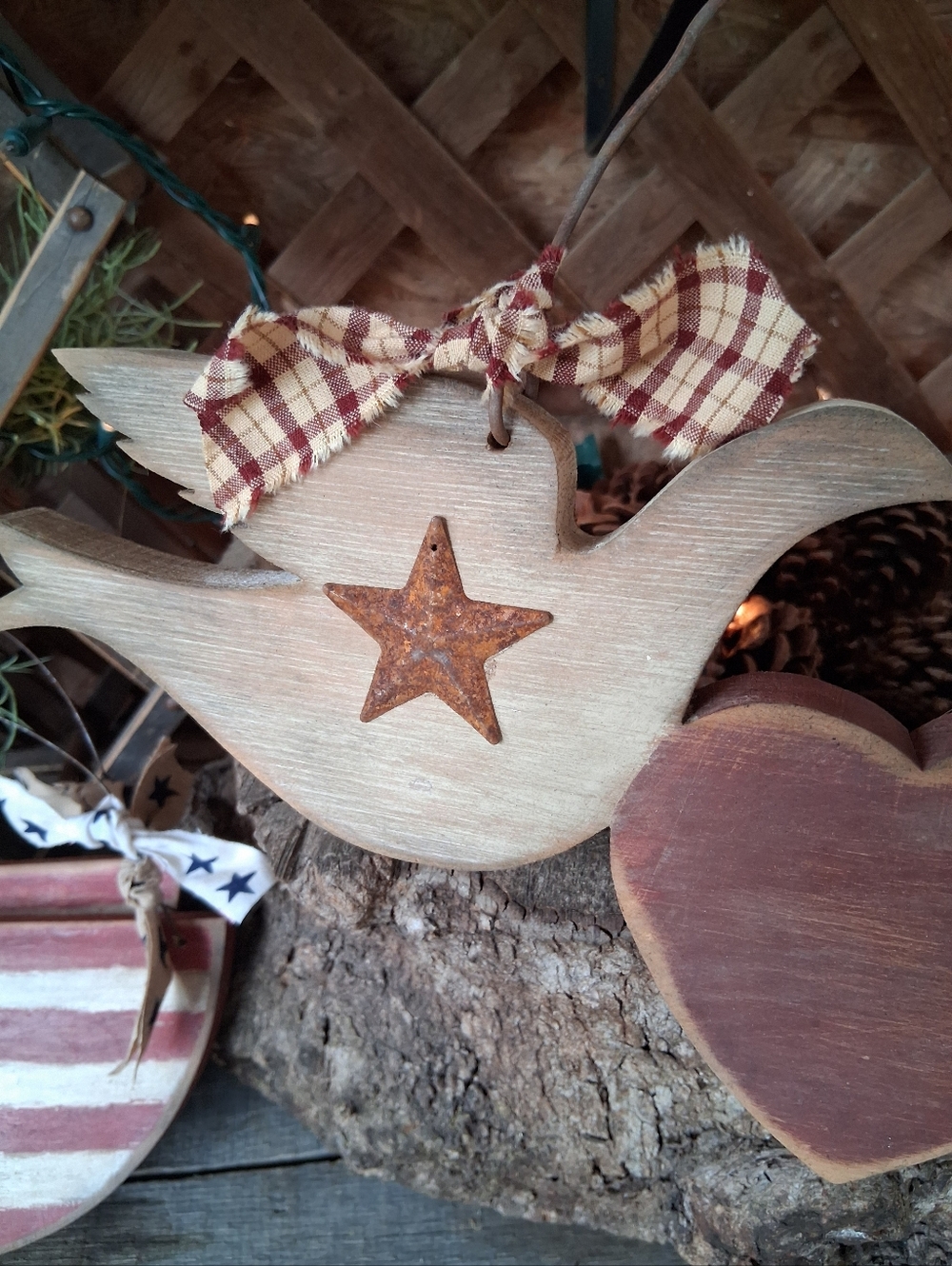 Primitive Folk Art Dove Pair - Picture 8 of 8